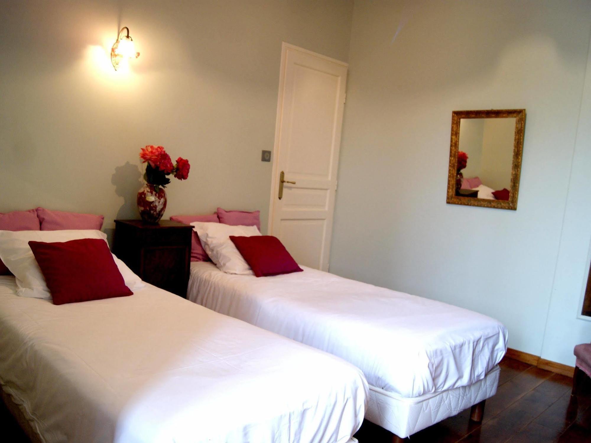 Logis Hotel - Restaurant La Marbrerie Caunes-Minervois Экстерьер фото